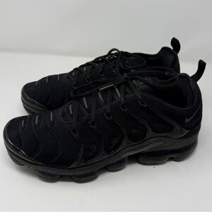 Nike Air Vipormax Plus Men's Triple Black Sneakers NEW CONDITION